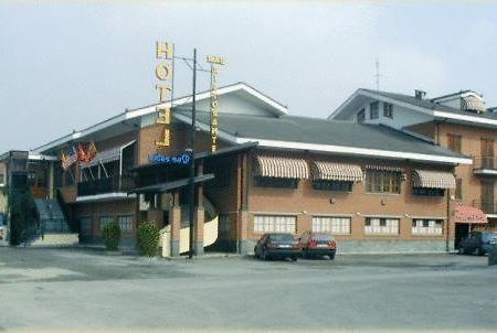 None Hotel Quo Vadis מראה חיצוני תמונה