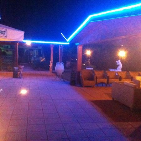 None Hotel Quo Vadis מראה חיצוני תמונה