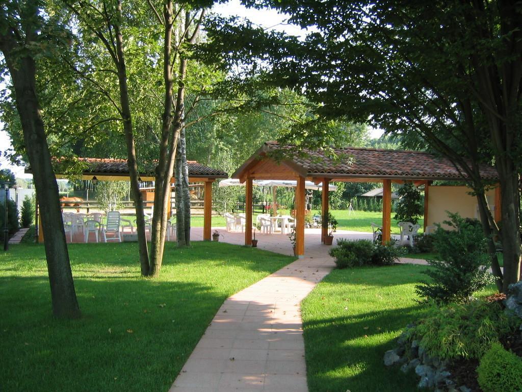 None Hotel Quo Vadis מראה חיצוני תמונה
