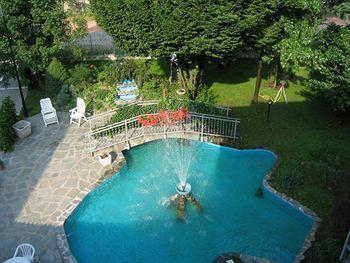 None Hotel Quo Vadis מראה חיצוני תמונה