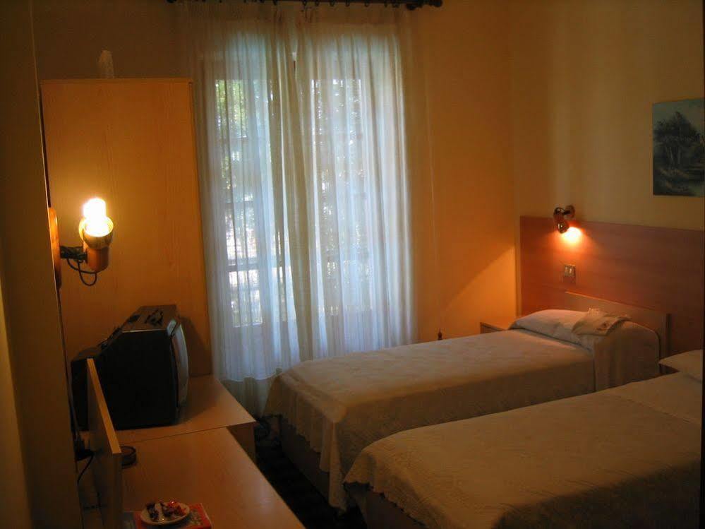 None Hotel Quo Vadis מראה חיצוני תמונה