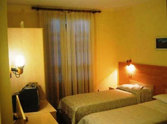 None Hotel Quo Vadis מראה חיצוני תמונה